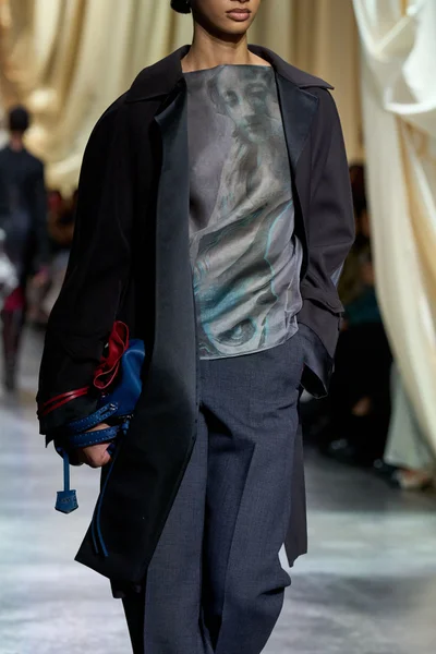 Look 97